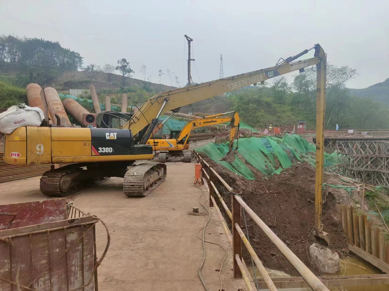 �����ھ������